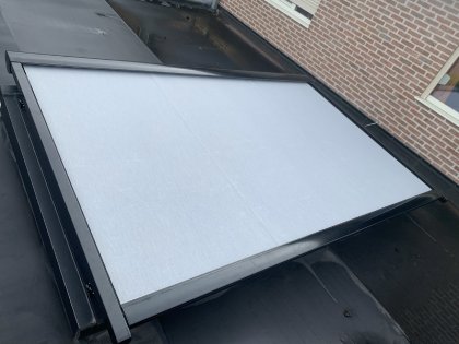 Zonwering met verandazonwering, RAL 9005, waterdicht doek