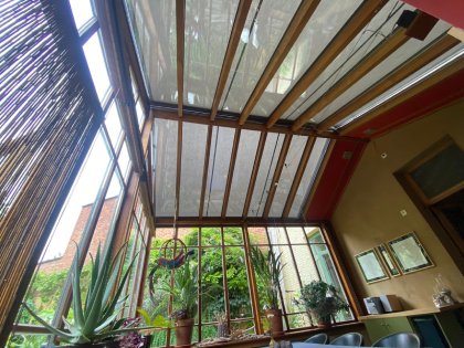 Zonwering met verandazonwering, RAL 8019, windsensor