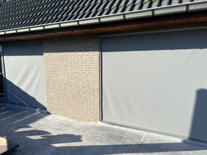 Zonwering met screens, RAL 7039