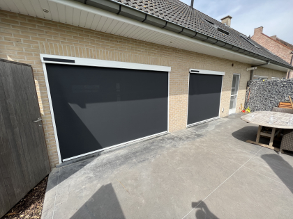 Zonwering met screens, RAL 1015, zonnecel